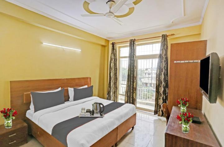 Hotel Ashvins Palace Gurgaon Bagian luar foto