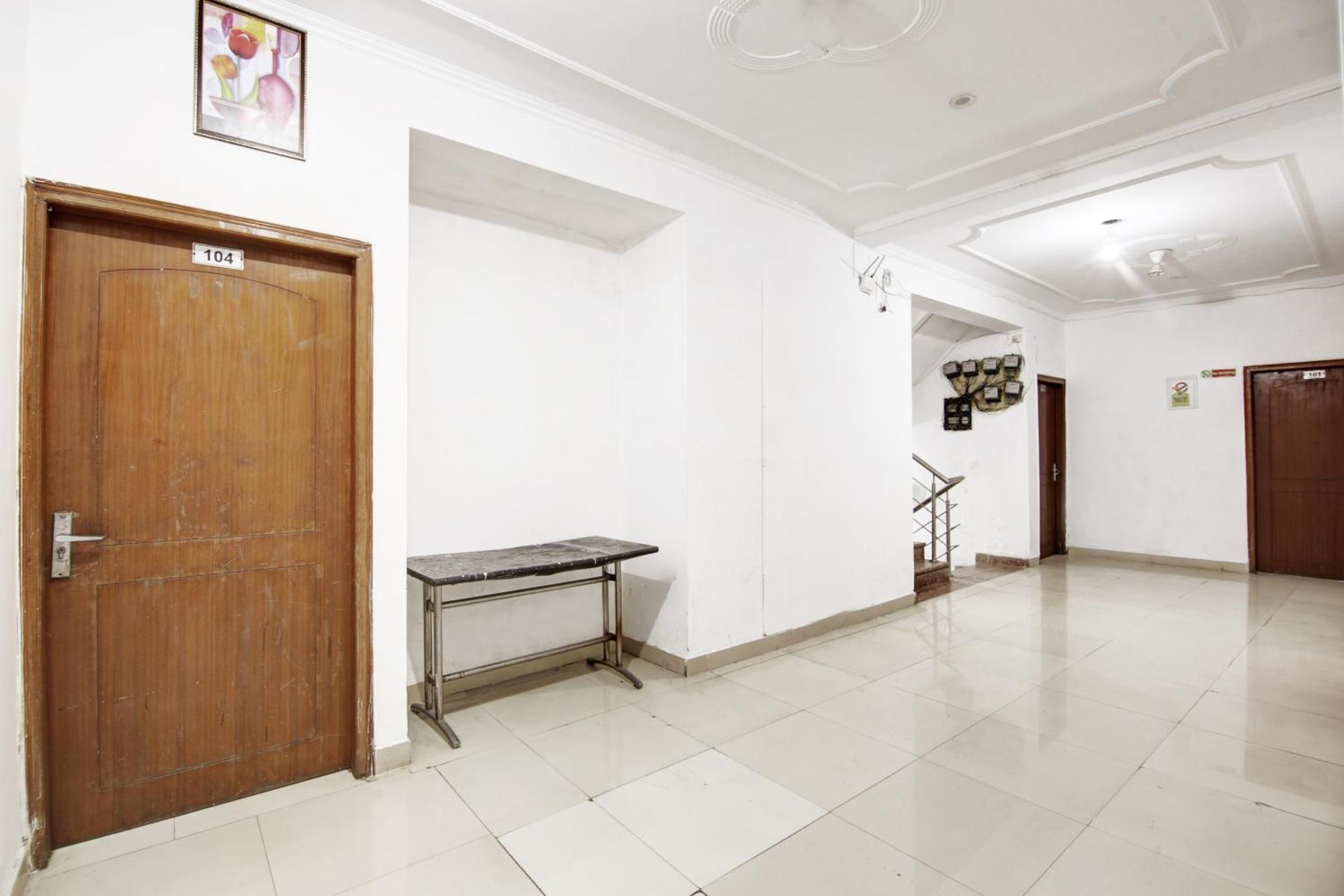 Hotel Ashvins Palace Gurgaon Bagian luar foto