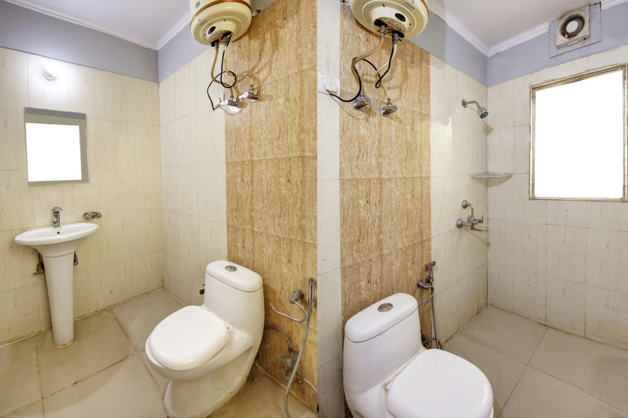 Hotel Ashvins Palace Gurgaon Bagian luar foto