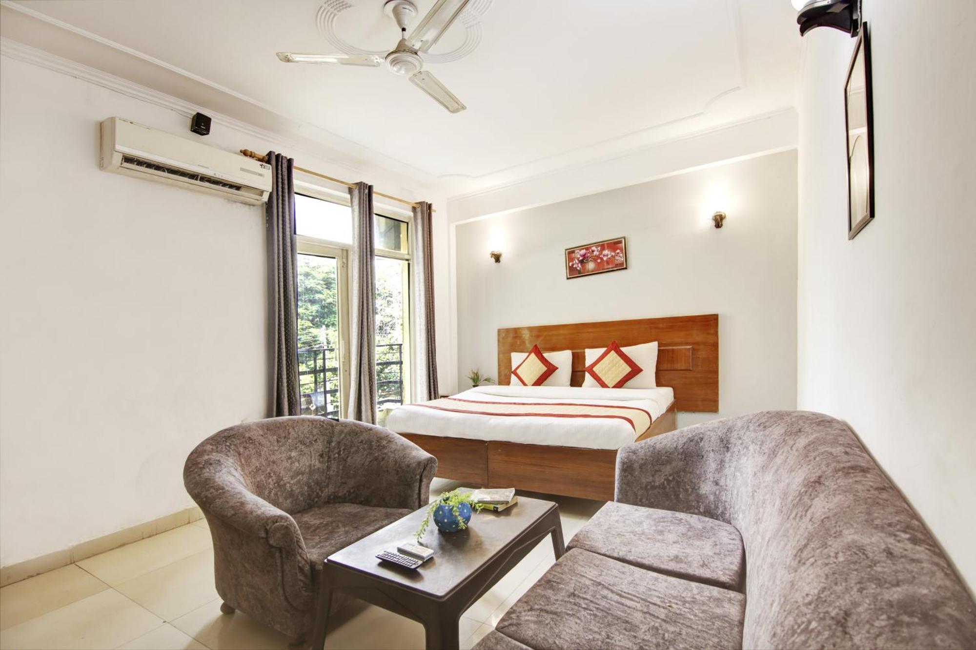 Hotel Ashvins Palace Gurgaon Bagian luar foto