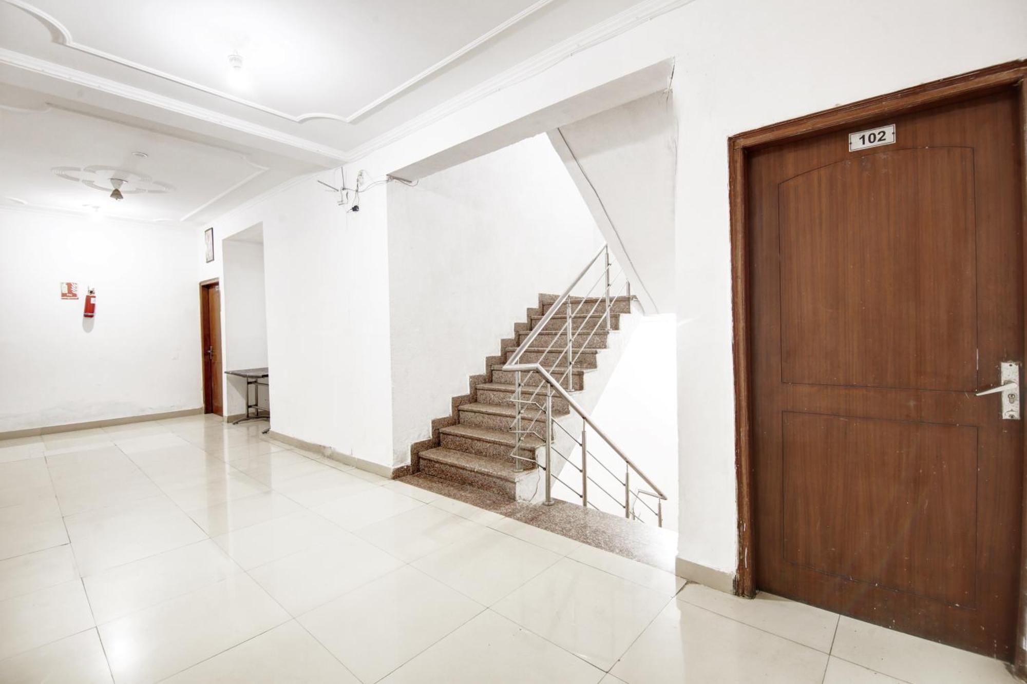 Hotel Ashvins Palace Gurgaon Bagian luar foto