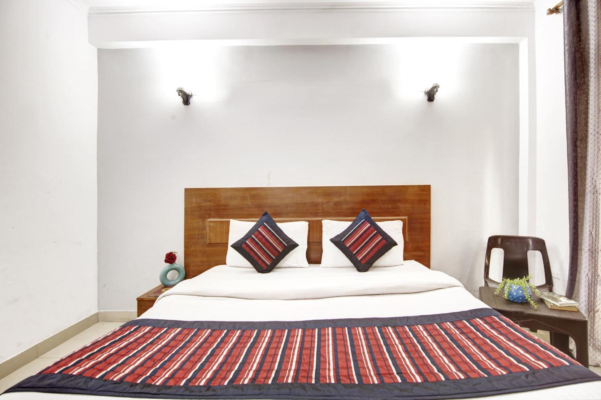 Hotel Ashvins Palace Gurgaon Bagian luar foto