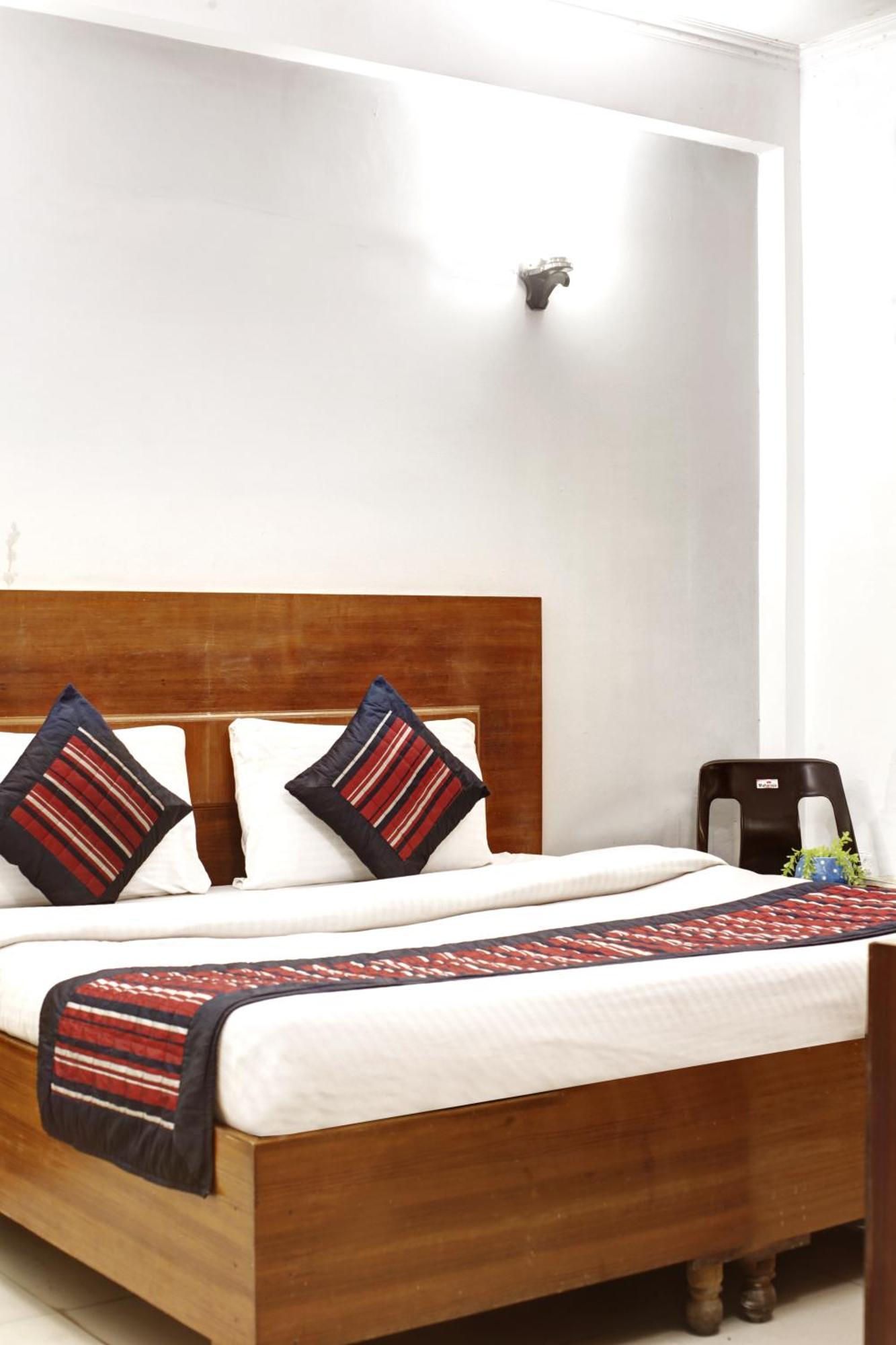Hotel Ashvins Palace Gurgaon Bagian luar foto
