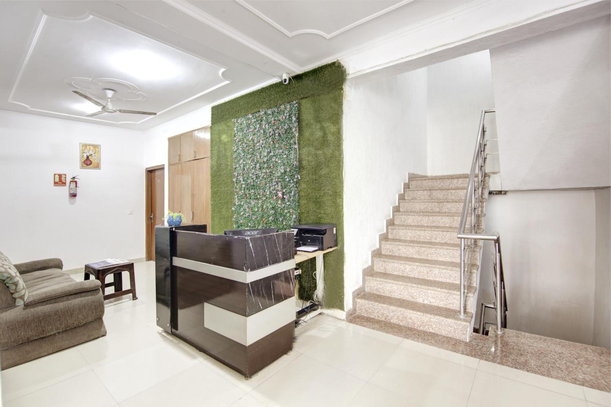 Hotel Ashvins Palace Gurgaon Bagian luar foto