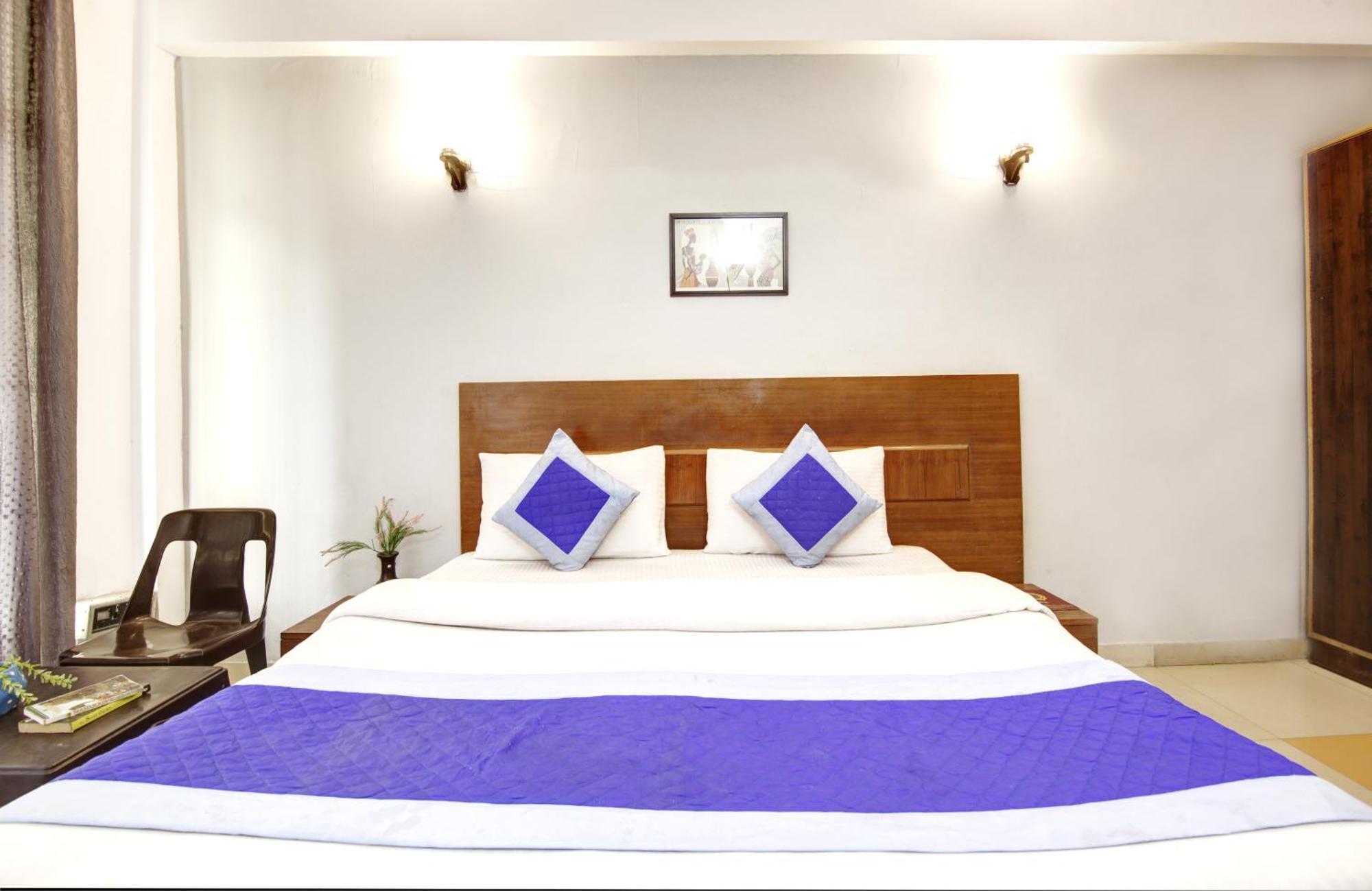 Hotel Ashvins Palace Gurgaon Bagian luar foto