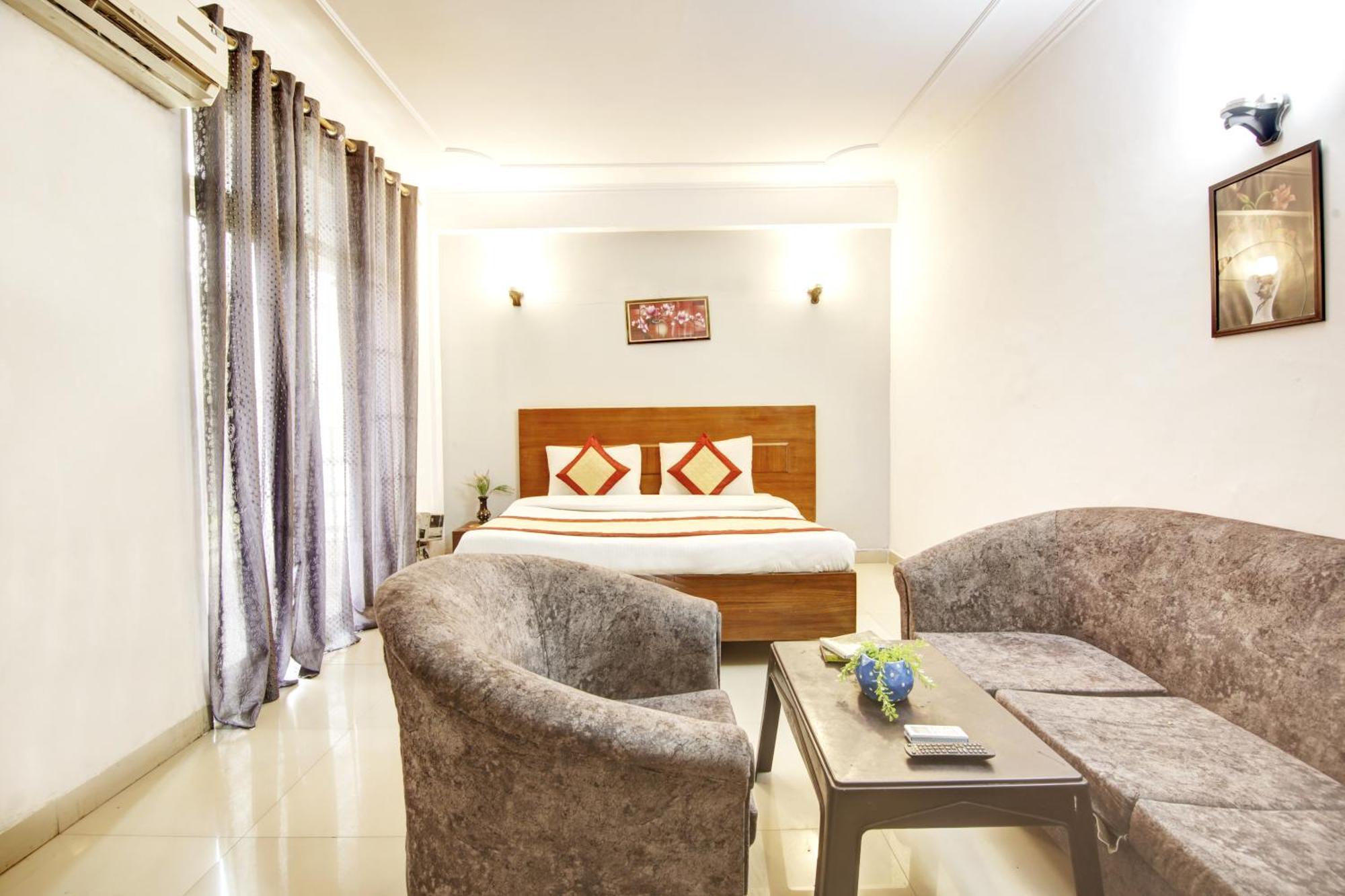 Hotel Ashvins Palace Gurgaon Bagian luar foto