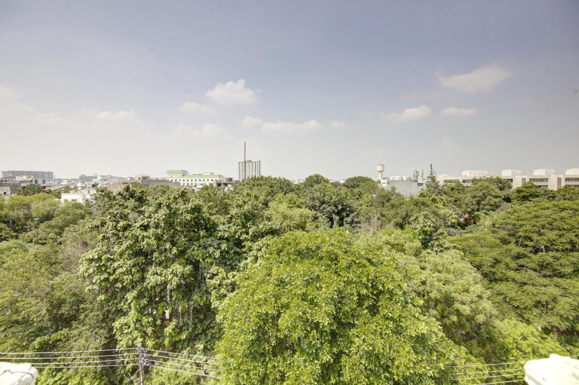 Hotel Ashvins Palace Gurgaon Bagian luar foto