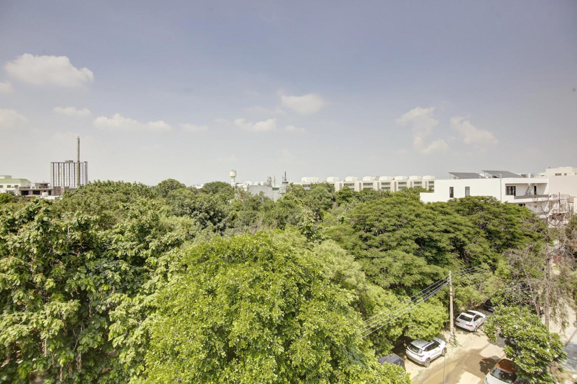Hotel Ashvins Palace Gurgaon Bagian luar foto